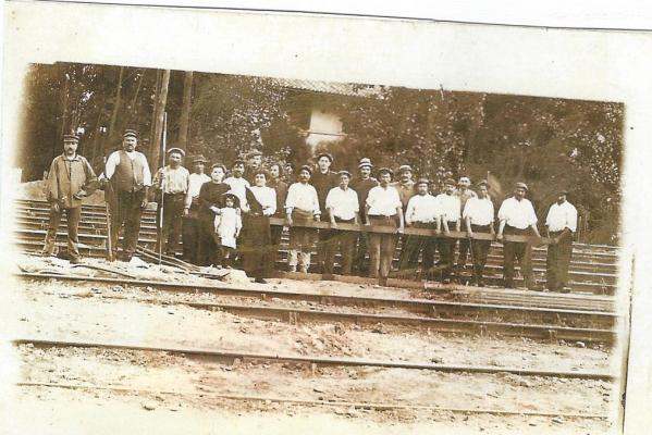 1912 1913 deslongagiens placant les rails